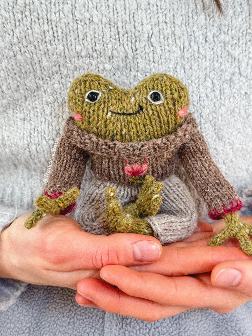 Lukash the Frog Knitting Pattern