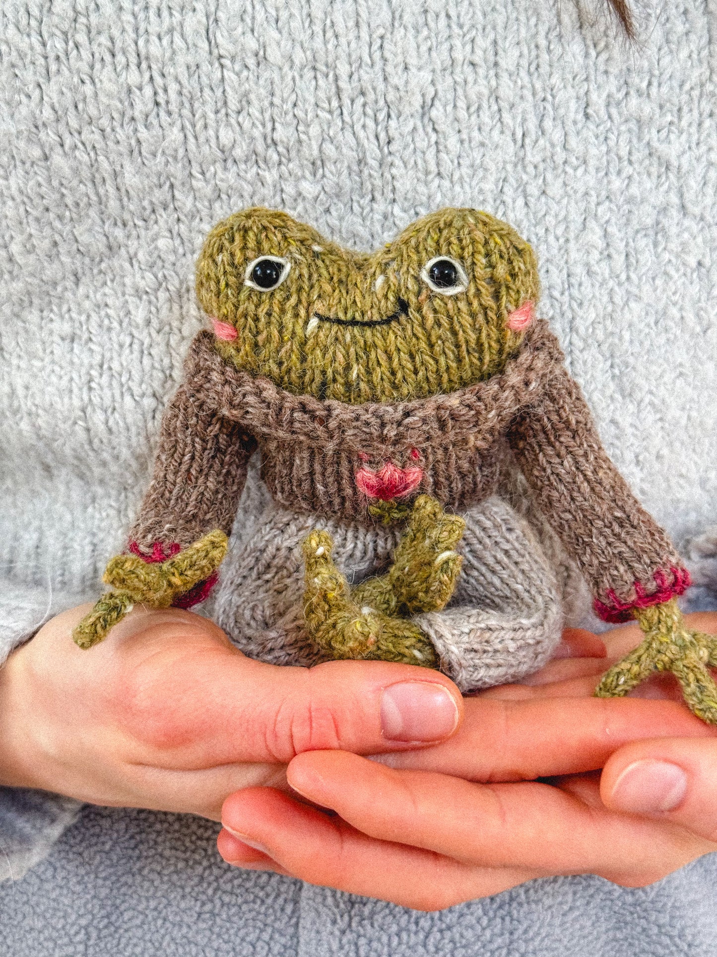 Lukash the Frog Knitting Pattern