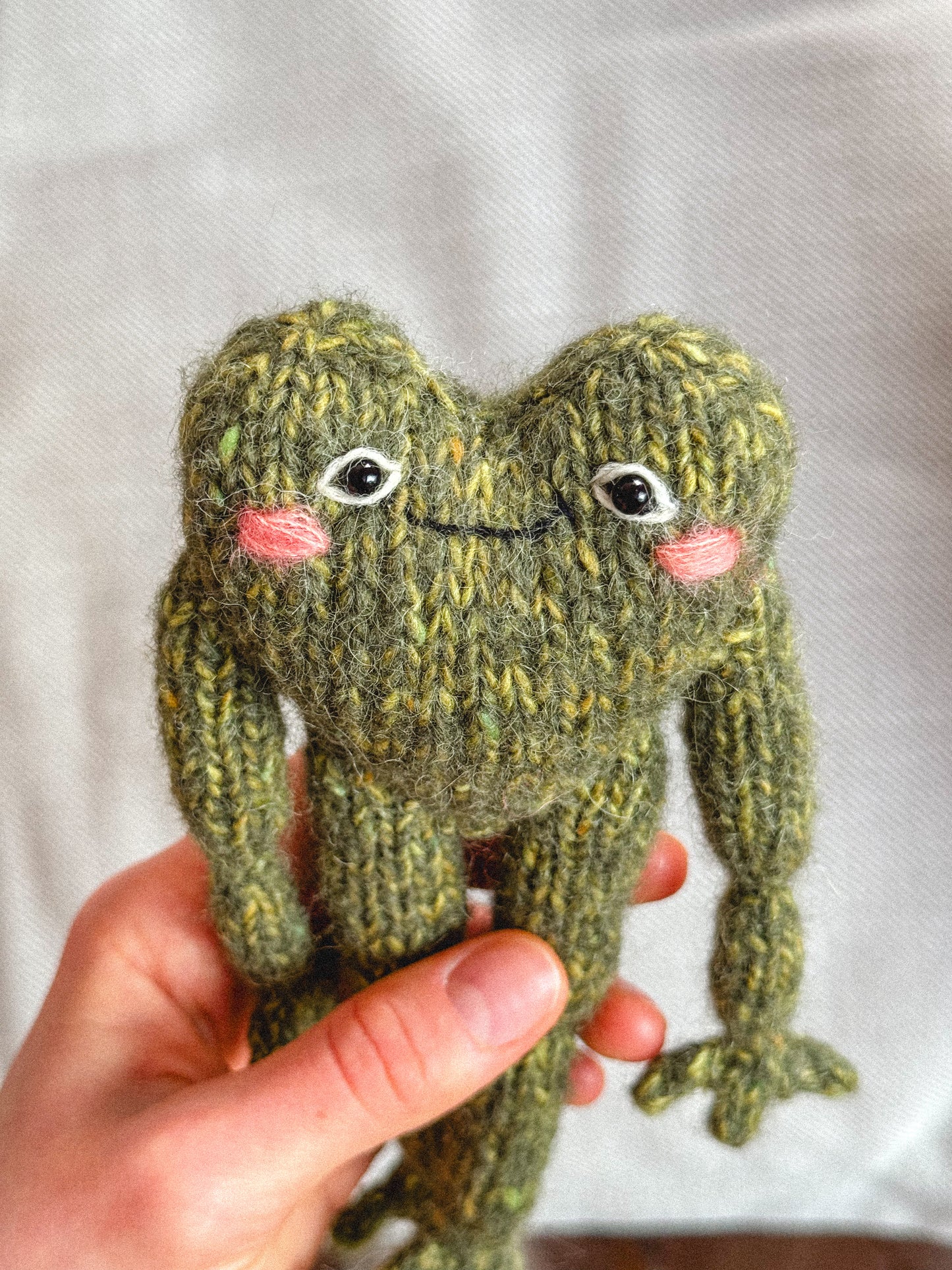 Lukash the Frog Knitting Pattern